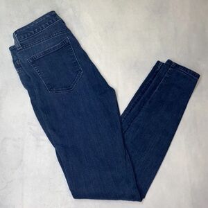 3/$15 Vineyard Vines Blue Skinny Jeans Size 4